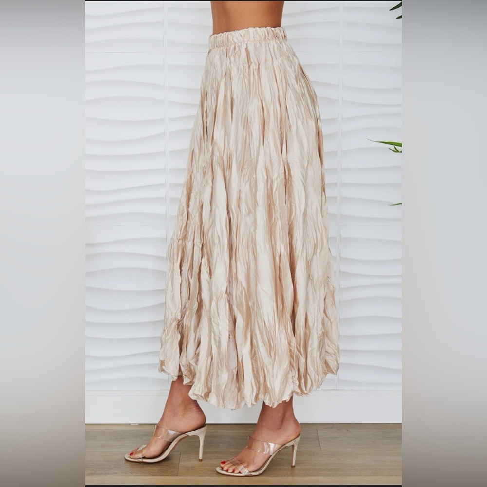 Crinkle Cream Maxi Skirt with Elastic Waist